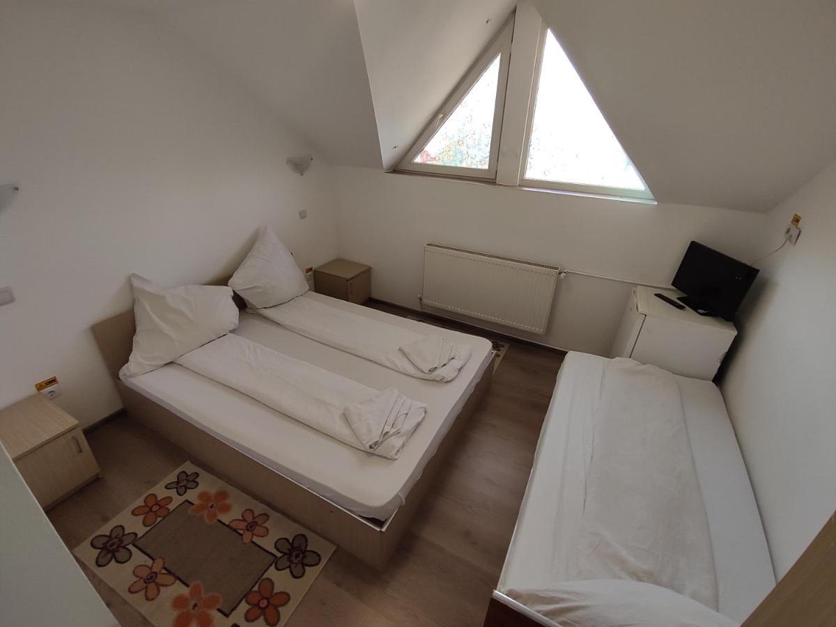 Pensiunea Alb Baile 1 Mai Kamer foto