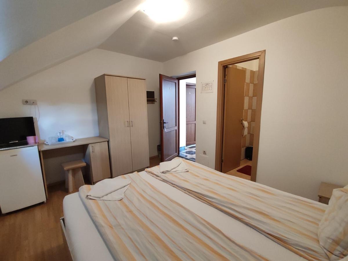 Pensiunea Alb Baile 1 Mai Kamer foto