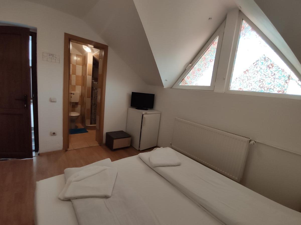 Pensiunea Alb Baile 1 Mai Kamer foto